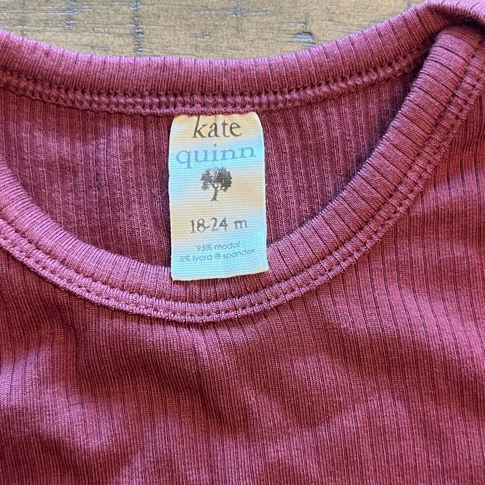 Kate Quinn Bamboo Ribbed Long Sleeve Baby Onesie - Picture 2 of 2